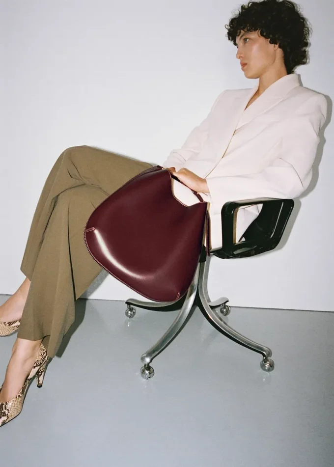 Velká oválná taška přes rameno