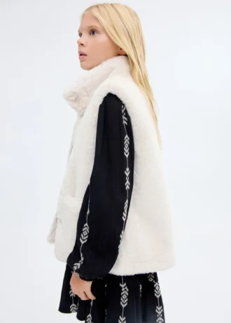 Vesta s kožešinovým efektem