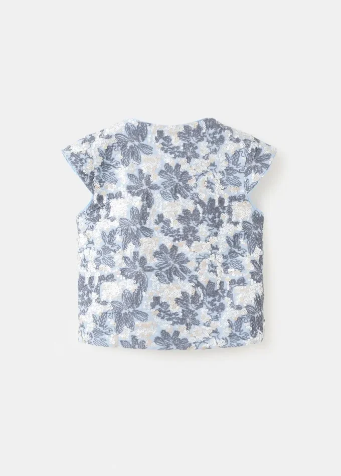 Vesta s výšivkou z flitrů Vesta s výšivkou z flitrů