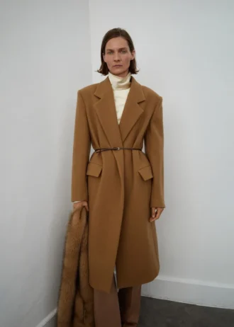 Vlněný kabát s klopami Vlněný kabát s klopami