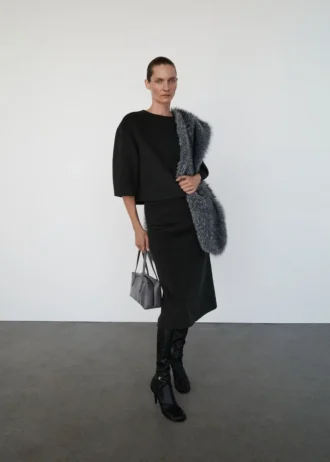 Vlněná midi sukně s rozparkem Vlněná midi sukně s rozparkem