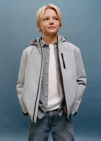 Voděodolný kabát s kapucí