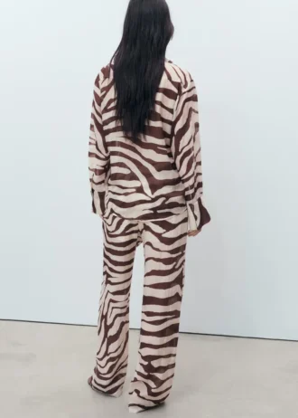 Volná košile se zebrovým potiskem Volná košile se zebrovým potiskem