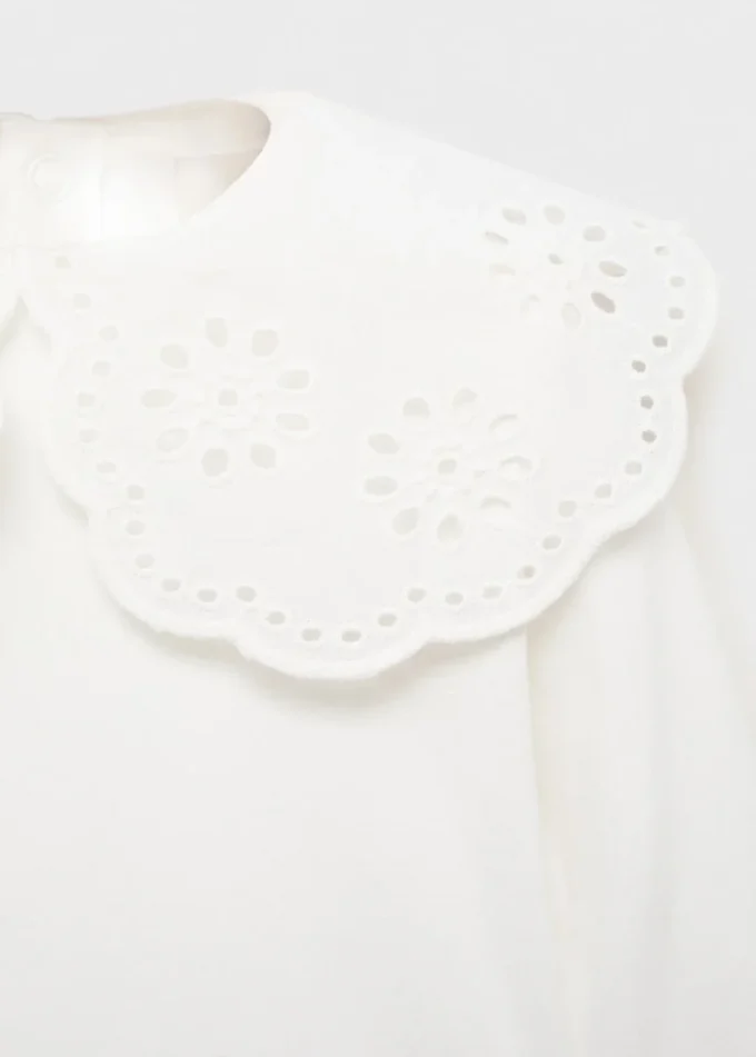 Vyšívané body s babydoll límečkem