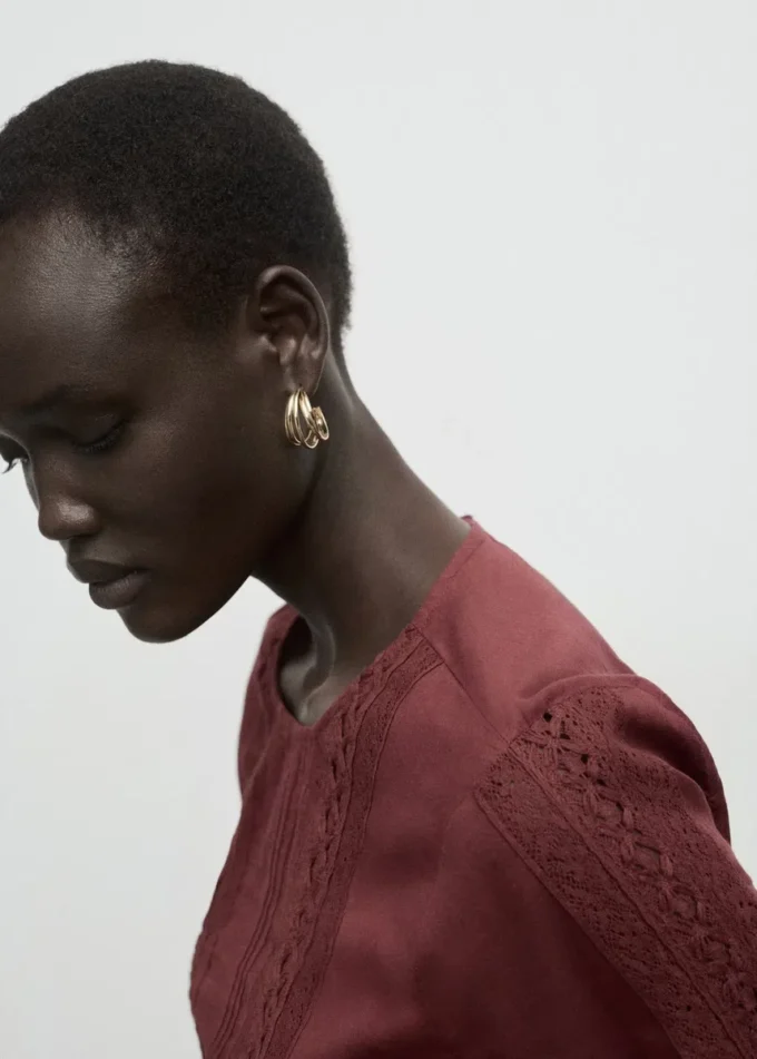 Vyšívaná halenka s nafouknutými rukávy Vyšívaná halenka s nafouknutými rukávy