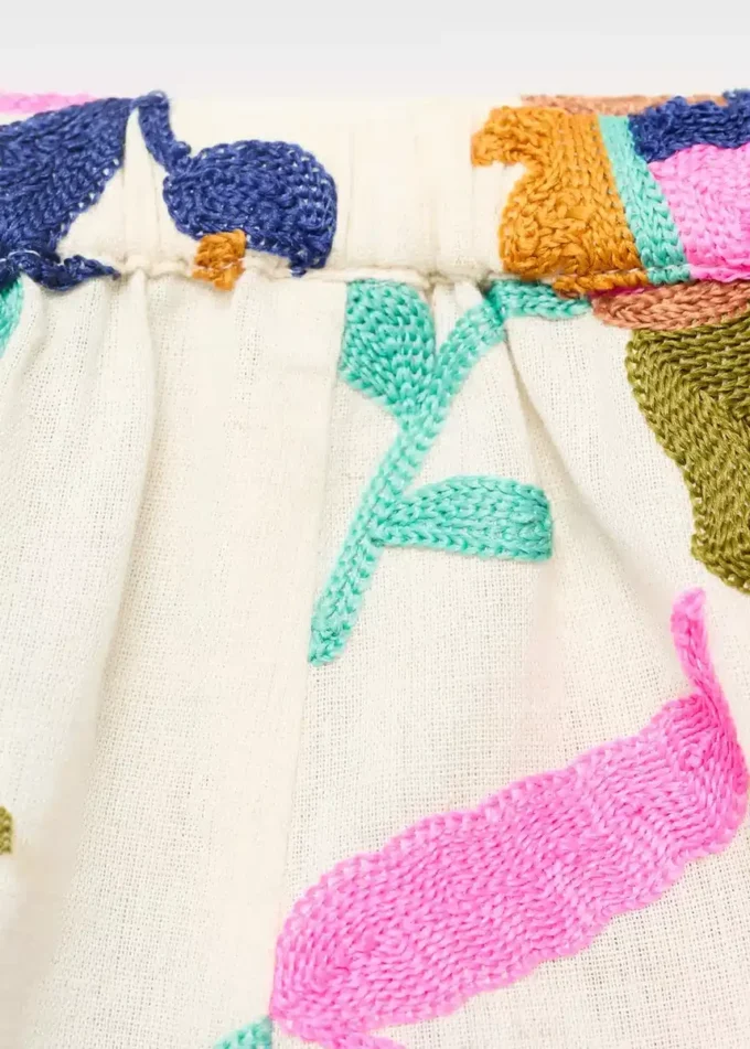 Vyšívané lněné šortky