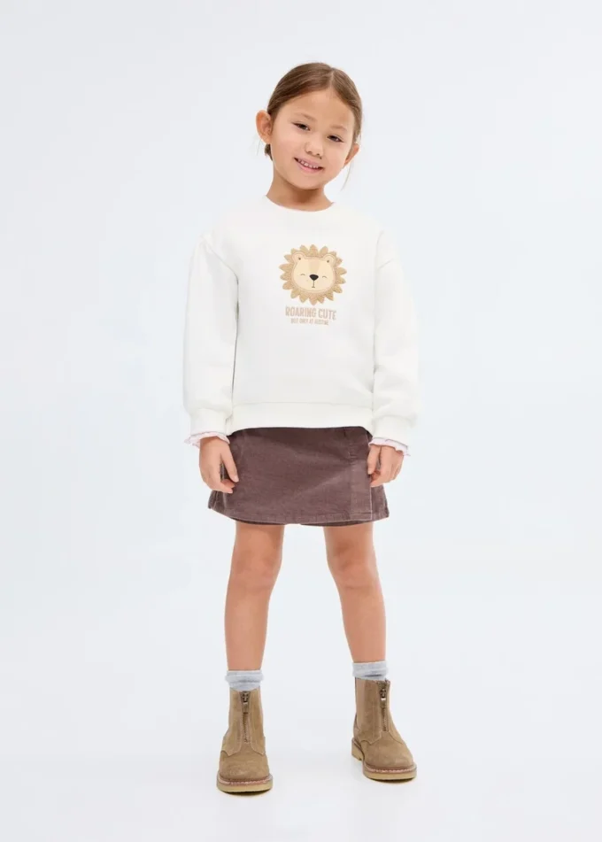 Vyšívaná mikina s motivem lva Vyšívaná mikina s motivem lva