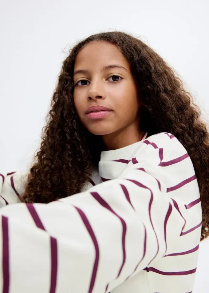 Vyšívaná pruhovaná mikina Vyšívaná pruhovaná mikina