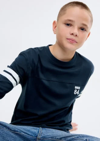 Vyšívané tričko s potiskem Vyšívané tričko s potiskem