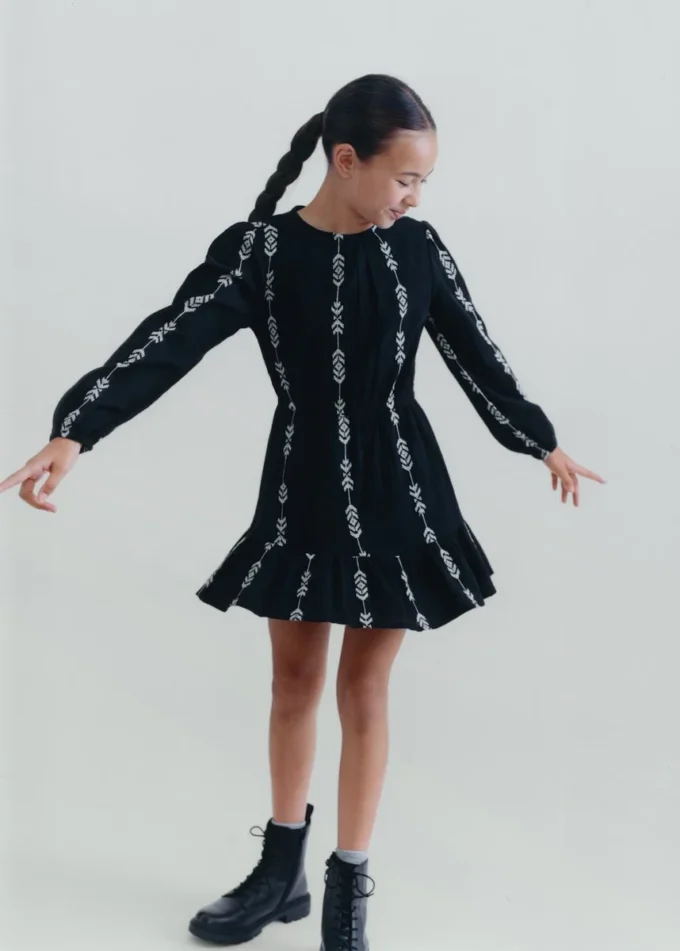 Vyšívané volánové šaty Vyšívané volánové šaty