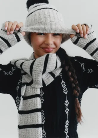 Vyšívané volánové šaty