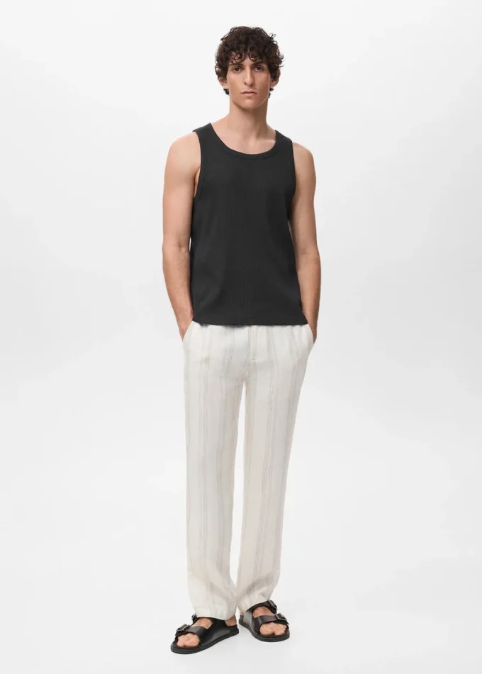 Úzký střih, žebrované tílko Úzký střih, žebrované tílko