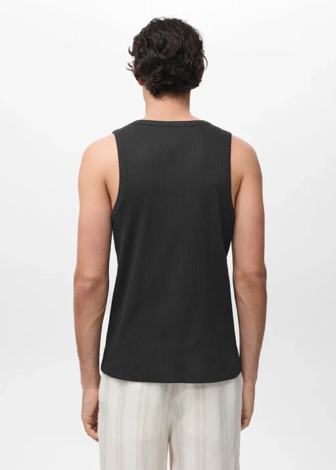 Úzký střih, žebrované tílko Úzký střih, žebrované tílko