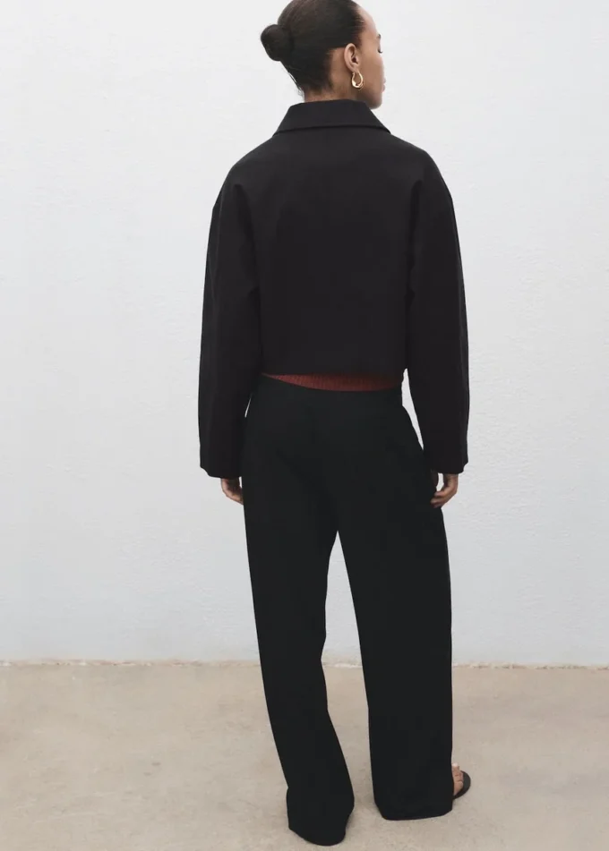 Zkrácená bunda s kapsami Zkrácená bunda s kapsami